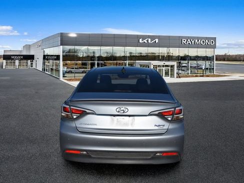 Used 2016 Hyundai Sonata Limited w/ Option Group 02 FWD image 4