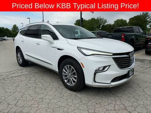 Used 2024 Buick Enclave Essence w/ Technology Package FWD image 2