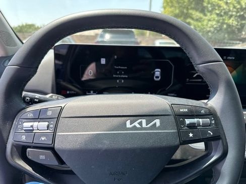Used 2025 Kia K4 EX FWD image 9
