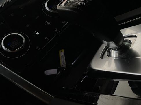 Used 2021 Land Rover Discovery Sport SE image 29