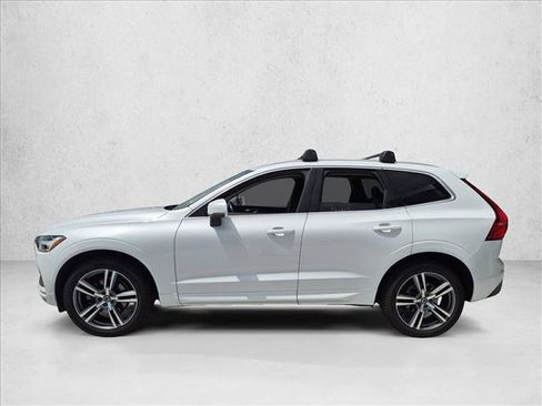 Used 2021 Volvo XC60 T5 Momentum w/ Premium Package AWD/4WD image 8