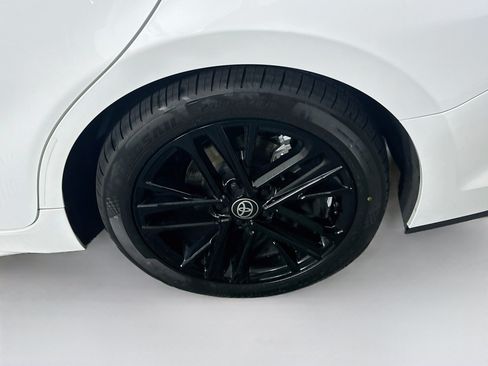 Used 2025 Toyota Camry SE FWD image 11