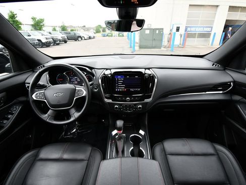 Used 2023 Chevrolet Traverse RS AWD/4WD image 3