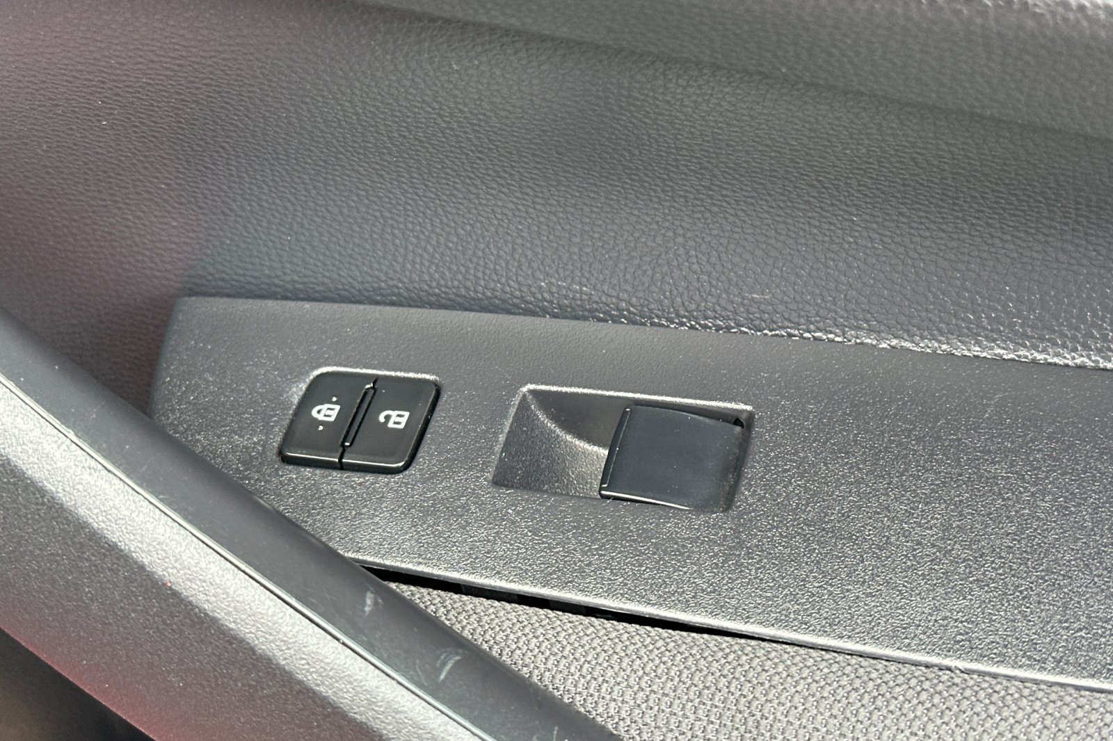 Used 2025 Toyota Corolla LE FWD image 22