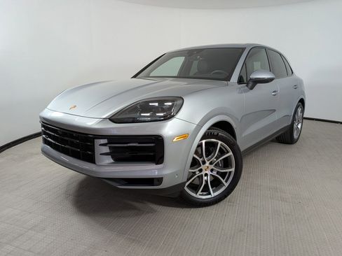 Certified 2025 Porsche Cayenne AWD/4WD image 1
