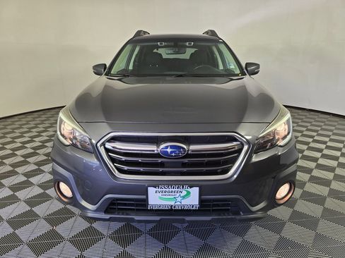 Used 2018 Subaru Outback 2.5i Premium AWD/4WD image 2