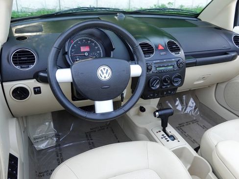 Used 2008 Volkswagen Beetle SE FWD image 74