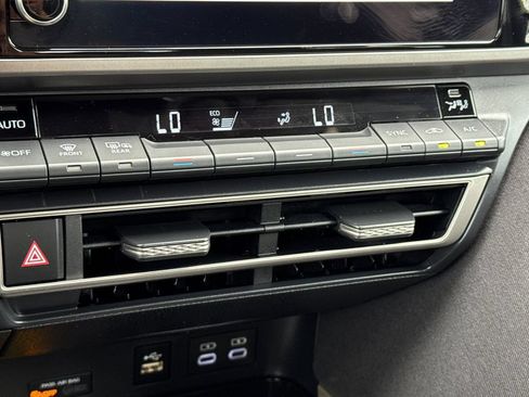 Used 2025 Toyota Camry LE w/ Convenience Package FWD image 18