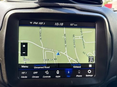 Used 2022 Jeep Renegade Trailhawk AWD/4WD image 23