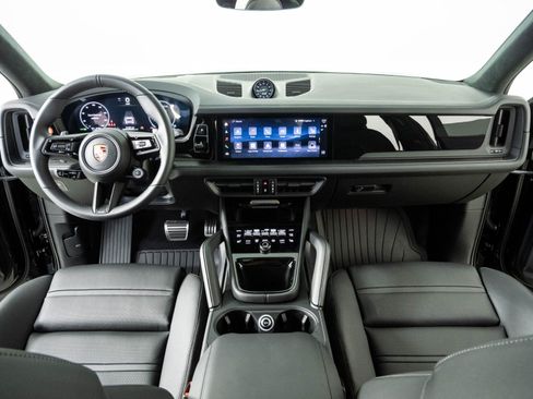 Certified 2026 Porsche Cayenne GTS AWD/4WD image 19