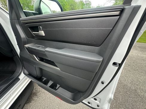 Used 2025 Toyota Tundra SR5 AWD/4WD image 38
