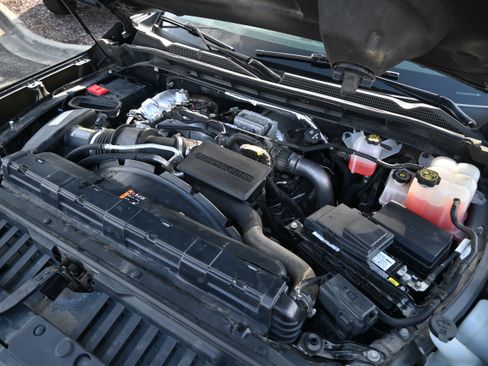 Used 2021 GMC Sierra 2500 Denali w/ Denali Black Diamond Edition image 24