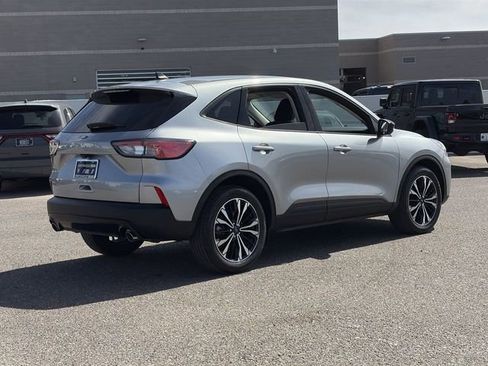 Used 2022 Ford Escape SE w/ SE Sport Appearance Package FWD image 6