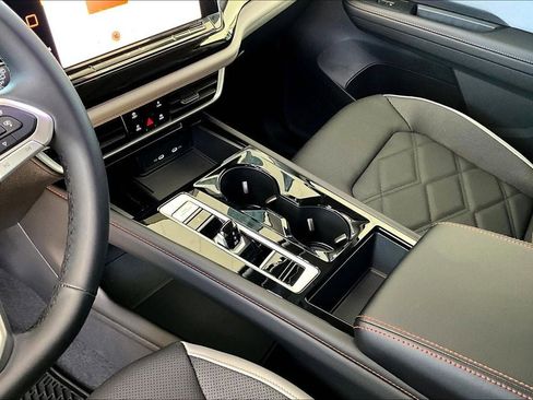 New 2026 Volkswagen Atlas Peak Edition image 17