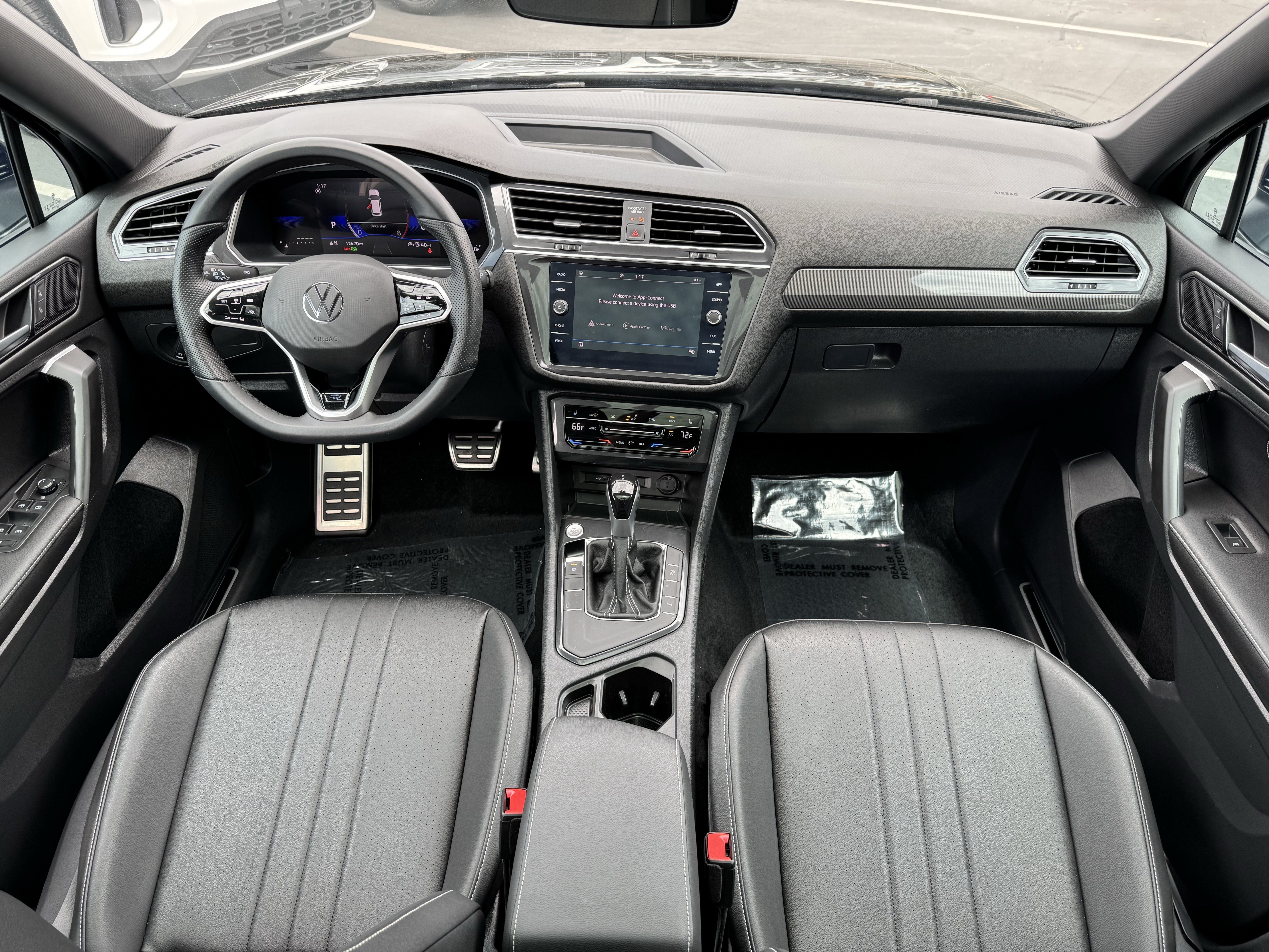 Certified 2023 Volkswagen Tiguan SE R-Line FWD image 30