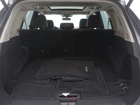 Used 2022 Nissan Rogue SV w/ SV Premium Package image 9