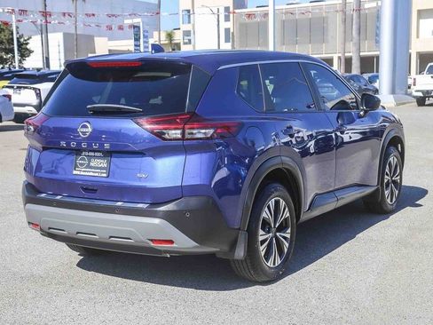 Used 2023 Nissan Rogue SV FWD image 8