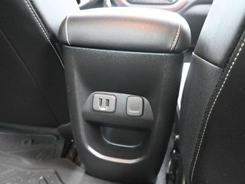 Used 2022 GMC Canyon Denali RWD image 11