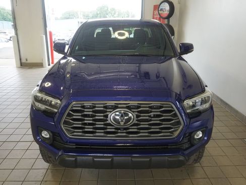 Used 2023 Toyota Tacoma TRD Off-Road w/ Advanced Technology Package AWD/4WD image 13