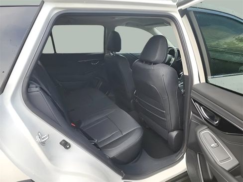 Used 2025 Subaru Outback Limited image 9