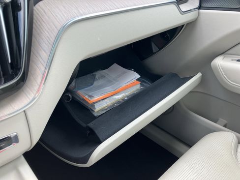 Used 2021 Volvo XC60 T6 Inscription w/ Advanced Package image 21