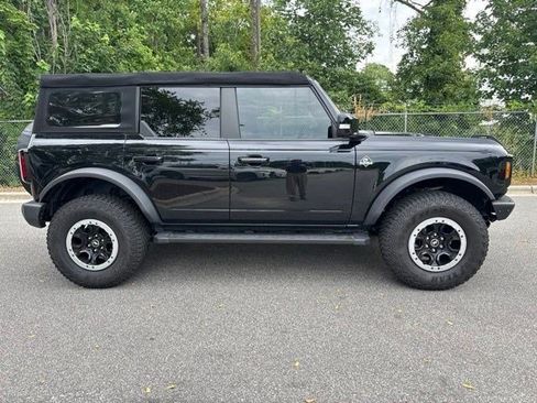 Used 2022 Ford Bronco Outer Banks w/ Sasquatch Package AWD/4WD image 12