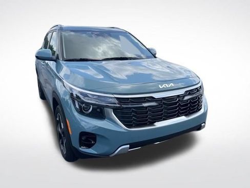 Used 2025 Kia Seltos EX w/ EX Sunroof Package FWD image 3