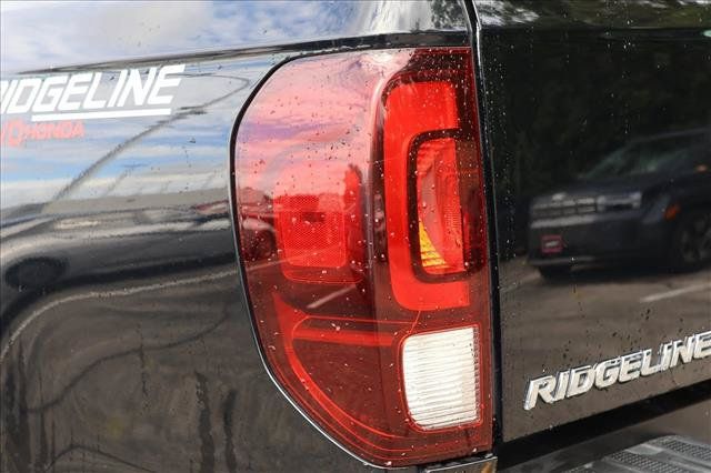 Used 2017 Honda Ridgeline Black Edition image 11