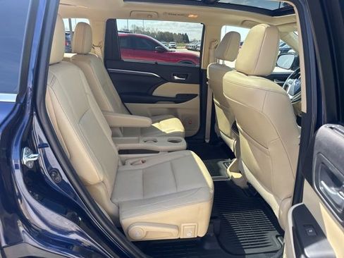 Used 2016 Toyota Highlander Limited Platinum AWD/4WD image 16