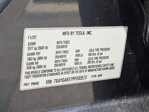 Used 2023 Tesla Model Y Long Range AWD/4WD image 23