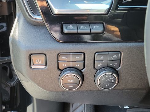 Used 2025 Chevrolet Silverado 2500 High Country w/ Midnight Edition AWD/4WD image 31