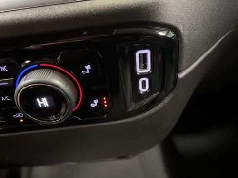 Used 2025 Chevrolet Silverado 2500 LT w/ Convenience Package image 39