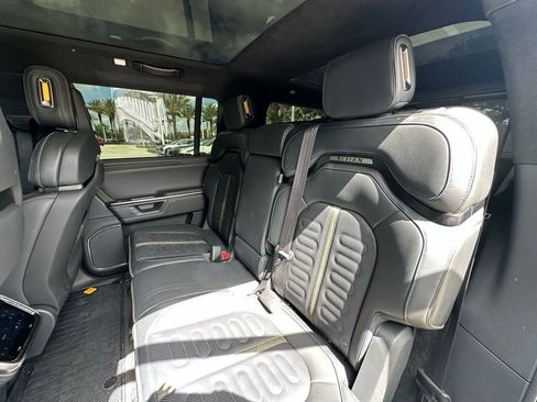 Used 2025 Rivian R1S Adventure AWD/4WD image 29