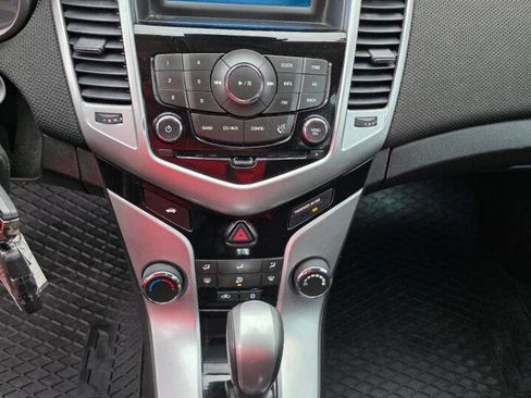 Used 2016 Chevrolet Cruze LT image 17