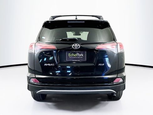 Used 2018 Toyota RAV4 XLE image 7