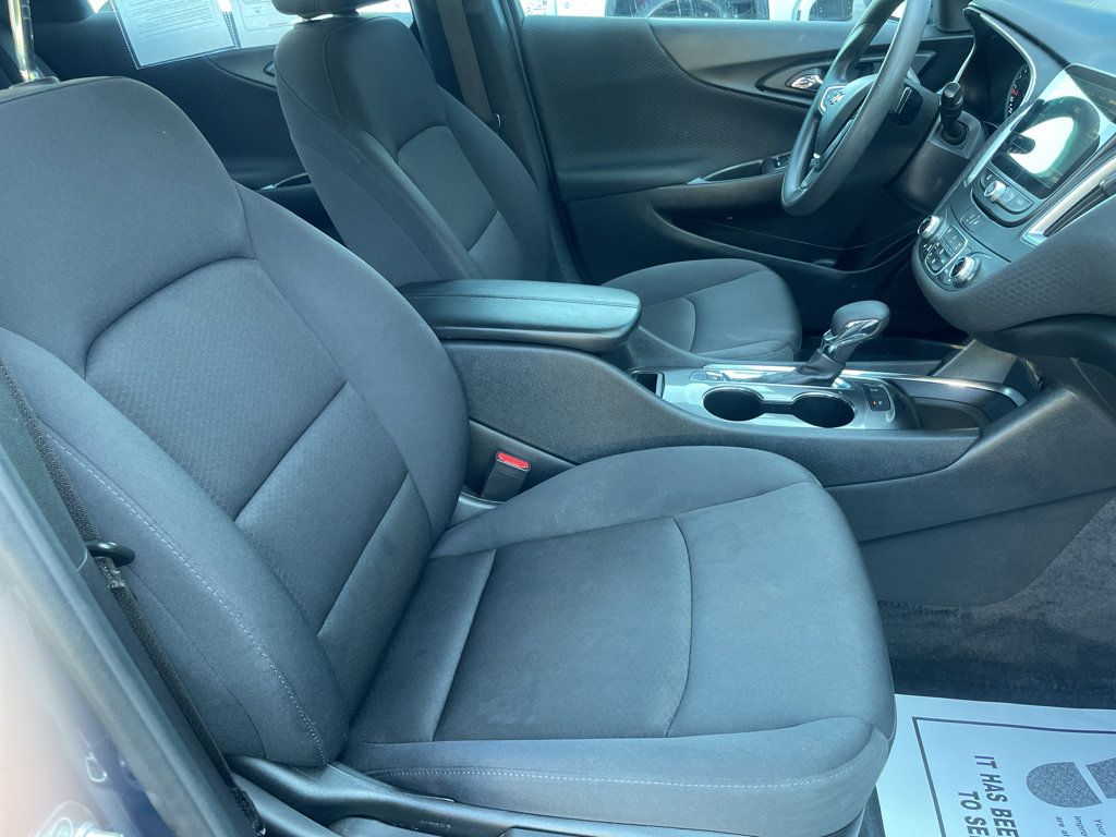 Certified 2025 Chevrolet Malibu LT FWD image 13