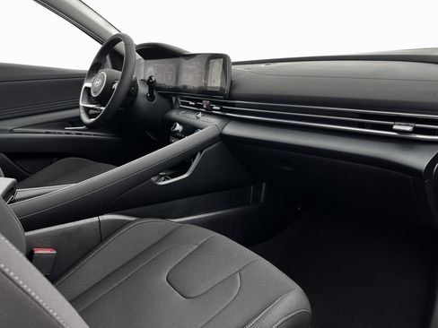 New 2025 Hyundai Elantra SEL image 15