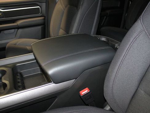 New 2026 RAM 1500 4x4 Crew Cab image 25