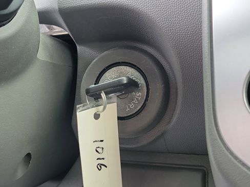 Certified 2019 Nissan Frontier S image 28