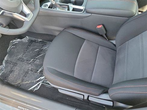 New 2025 Nissan Sentra SR image 11