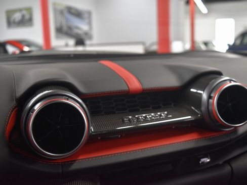 Used 2020 Ferrari 812 Superfast image 29