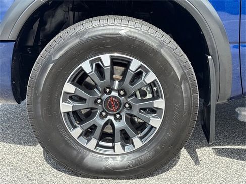 Used 2024 Nissan Titan PRO-4X w/ Pro-4x Convenience Package image 9