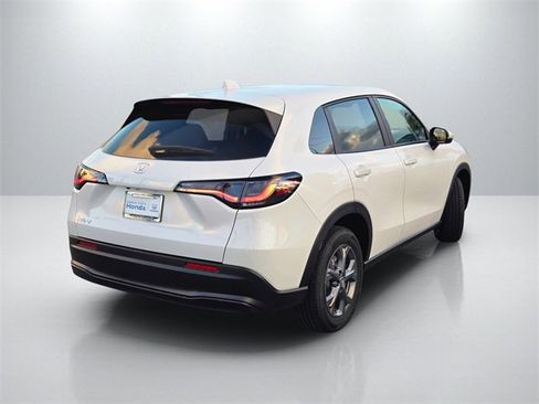 New 2026 Honda HR-V LX image 5