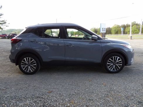 Used 2023 Nissan Kicks SV FWD image 5