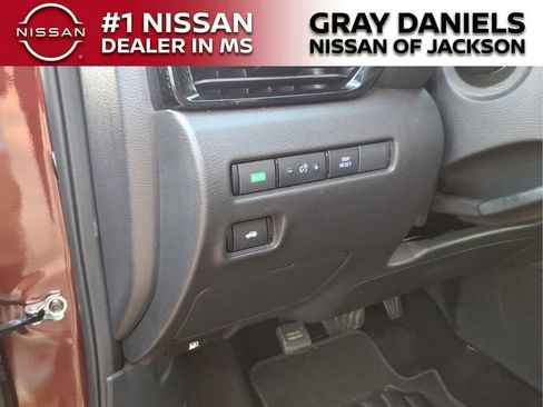 Used 2024 Nissan Sentra SV FWD image 14