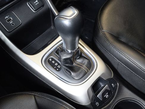 Used 2020 Jeep Compass Latitude FWD image 25