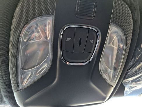 New 2026 Jeep Compass Latitude image 17