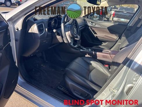 Used 2018 MAZDA MAZDA3 Grand Touring w/ Premium Equipment Package image 7