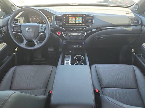 Used 2025 Honda Ridgeline Black Edition image 8