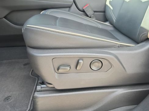 Used 2025 Chevrolet Tahoe Premier RWD image 22